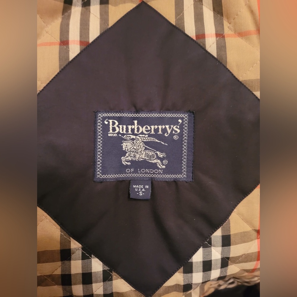 Authentic Burberry Jacket - Picture 14 of 15